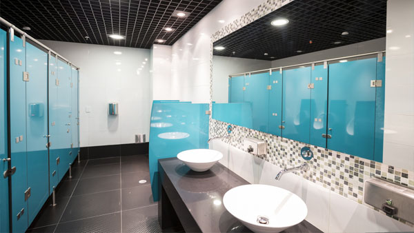 Lamitech presenta cabinas de baño antibacteriales