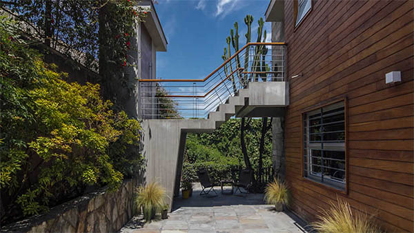 Casa Estudio Casuarinas por Oscar Gonzalez Moix