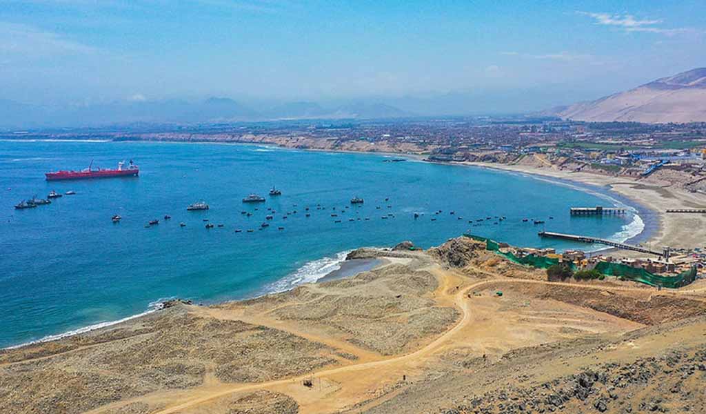 Puerto de Chancay: obras siguen pese a que derrame llegó a costas de Huaral