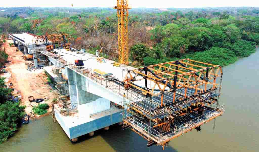 ULMA: Solución a 240 metros de vano con el sistema de voladizos sucesivos