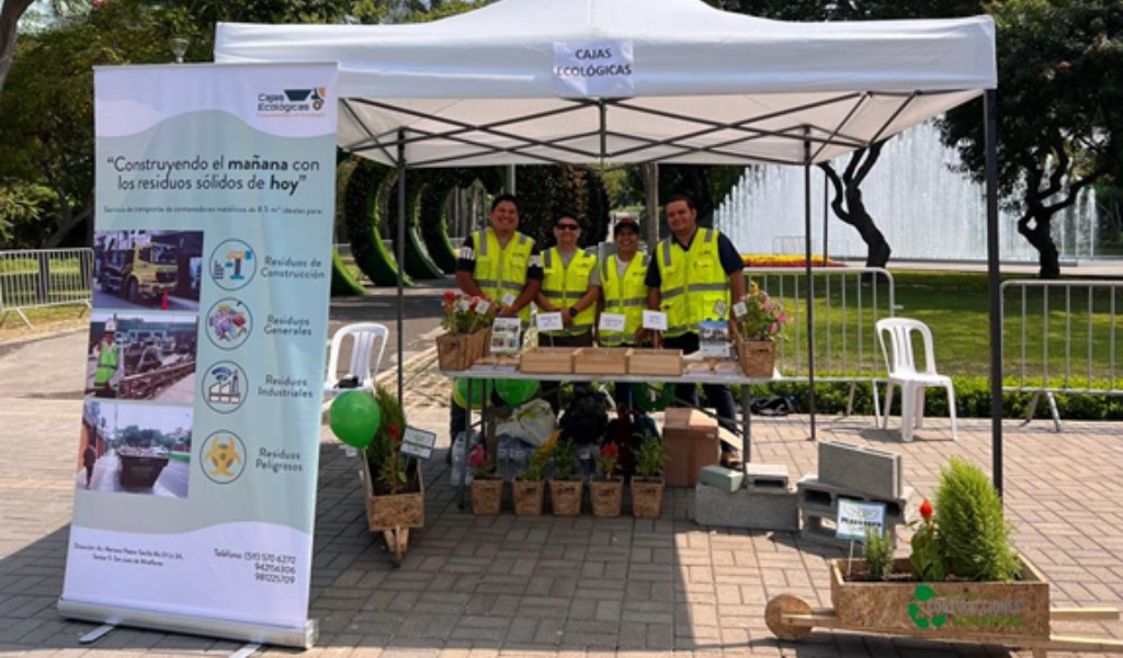 Cajas Ecológicas en la Feria Ambiental organizada por la MML, eventos realizados en el marco del día de La hora del planeta