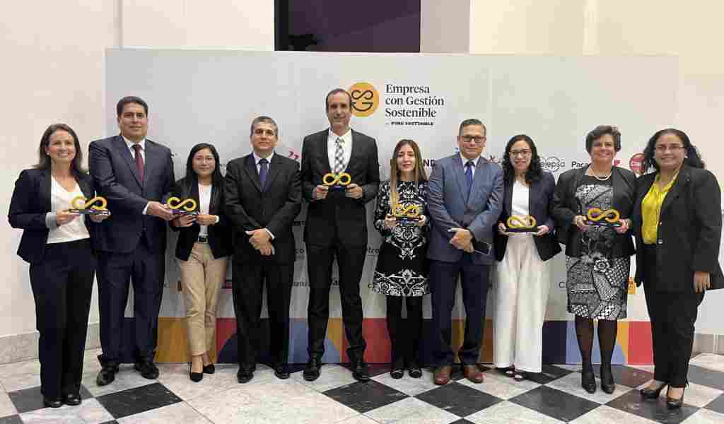 Ferreycorp y cinco de sus compañías reciben el Distintivo Empresa con Gestión Sostenible