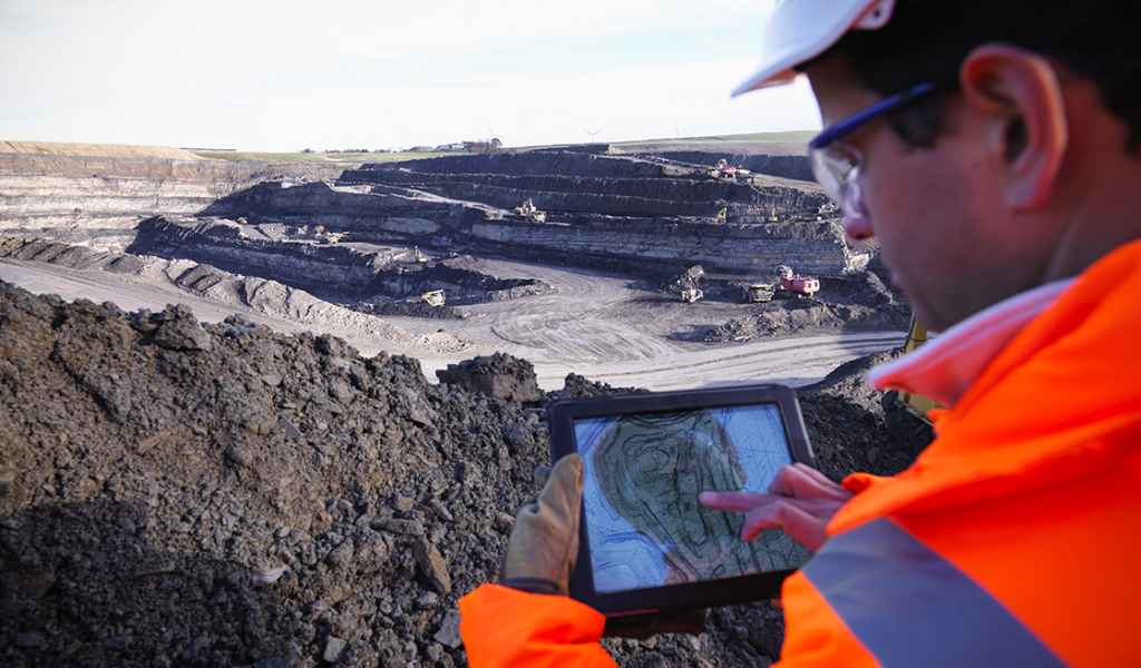 Uso de tecnología avanzada y sistemas automatizados en la industria minera