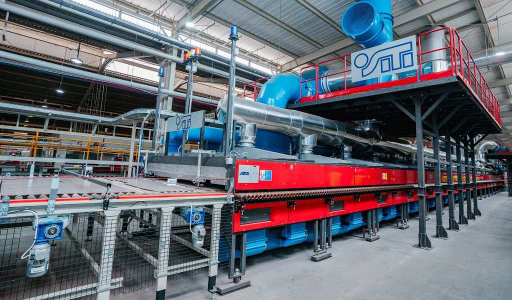 Cerámica San Lorenzo invierte $USD 600 mil en sistema de reciclaje de vapor para recuperar y reusar el 40% del total de agua empleada en su planta