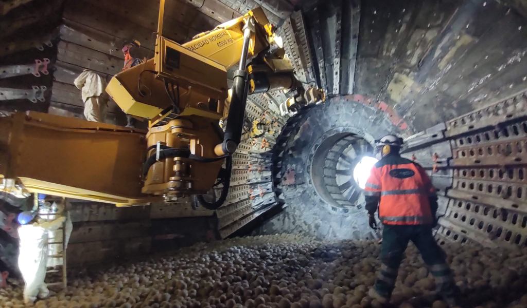 Importante compañía minera del Perú fortalece su molino SAG con nuevos revestimientos de Metso