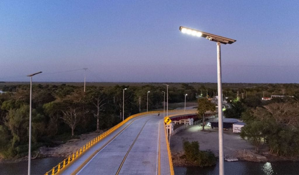Iluminación Solar: Eficiencia y Sostenibilidad en Proyectos de Todo el Perú