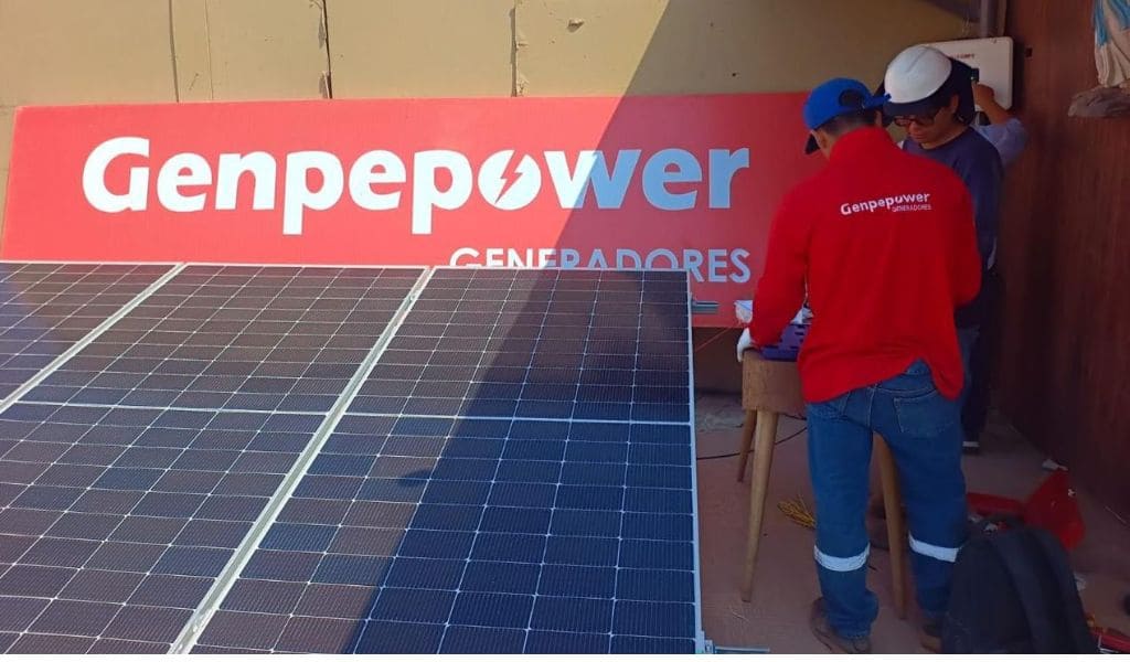 Energía inteligente: Generadores Perú impulsa edificios más verdes con paneles solares bifaciales