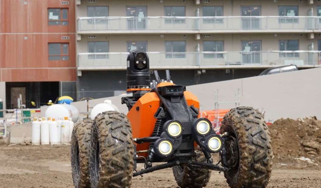 El robot de escaneo autónomo se centra en el escaneo y la seguridad del lugar de trabajo