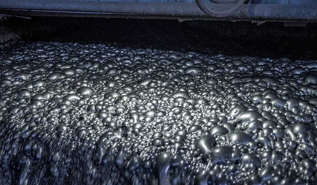 Cal: Insumo clave para una flotación de minerales eficiente y sostenible