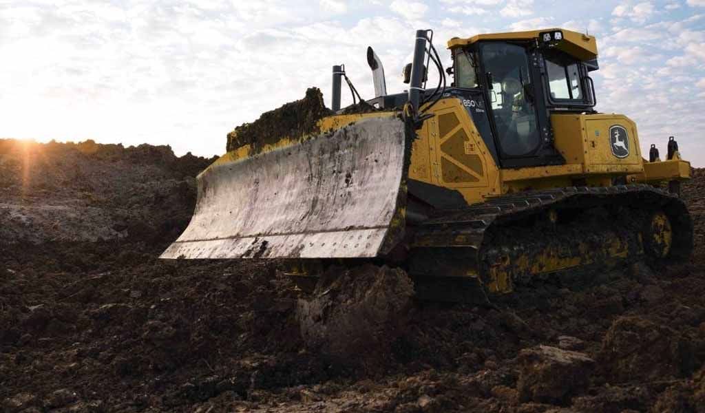 La nueva y potente topadora 850 X-Tier de John Deere con E-Drive ofrece a los operadores el máximo control