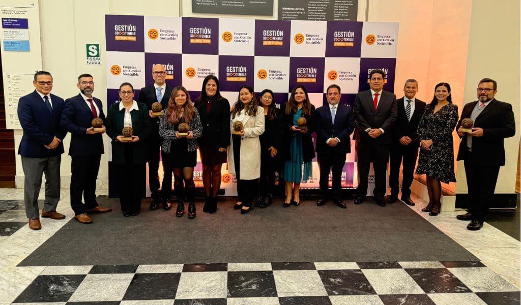 Ferreycorp y seis de sus compañías reciben Distintivo Empresa con Gestión Sostenible