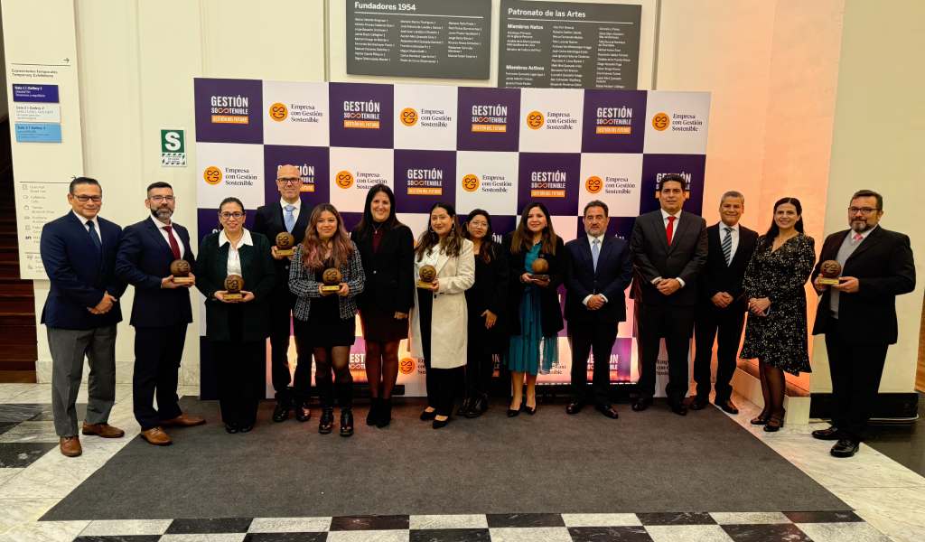 Ferreycorp y seis de sus compañías reciben Distintivo Empresa con Gestión Sostenible