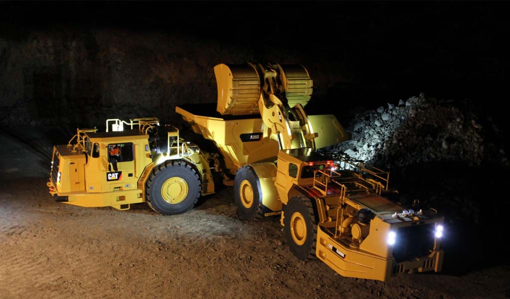 Cargadores de Bajo Perfil (Scoops): Clave en la Minería Subterránea Segura