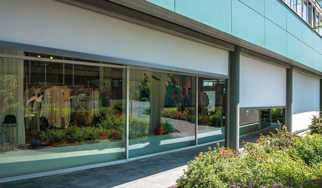 Toldos Verticales by Hunter Douglas