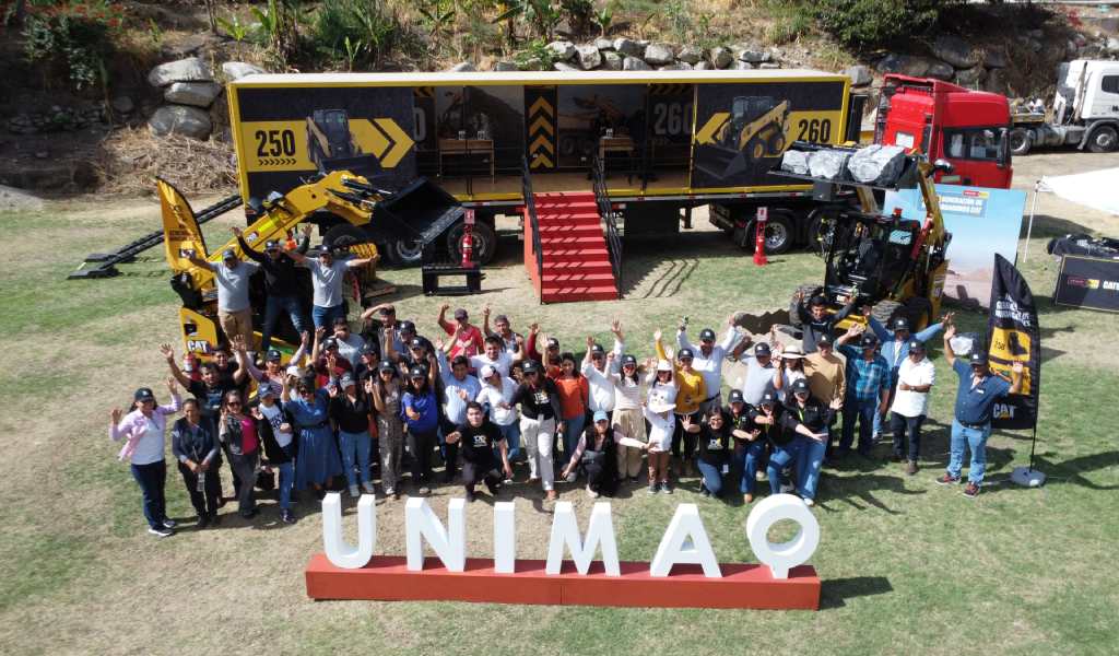 Unimaq realiza primer 'roadshow' de maquinaria del país con la nueva generación de minicargadores Cat