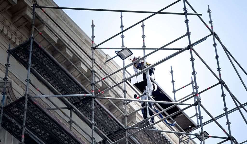 Layher Perú celebra 18 años impulsando la seguridad e innovación en sistemas de andamios