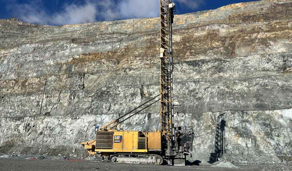 Perú marca un hito: primera perforadora autónoma Cat opera en Toromocho