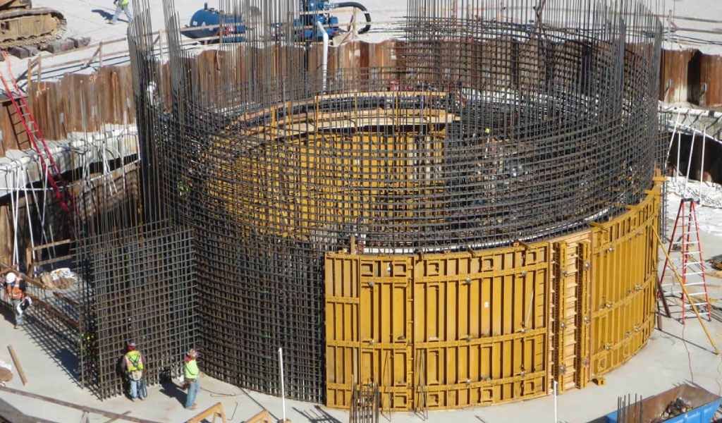 Redi-Radius® de EFCO del Perú: Encofrado ajustable para muros circulares y curvos