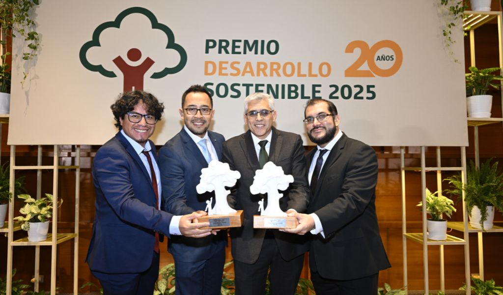 Soluciones tecnológicas Cat impulsadas por Ferreyros son reconocidas con el Premio Desarrollo Sostenible de la SNMPE