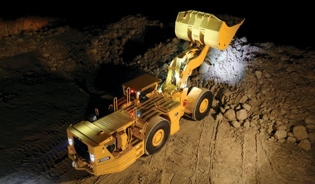 Cargadores de bajo perfil LHD R1600H Cat: Potencia y eficiencia operativa en minería subterránea