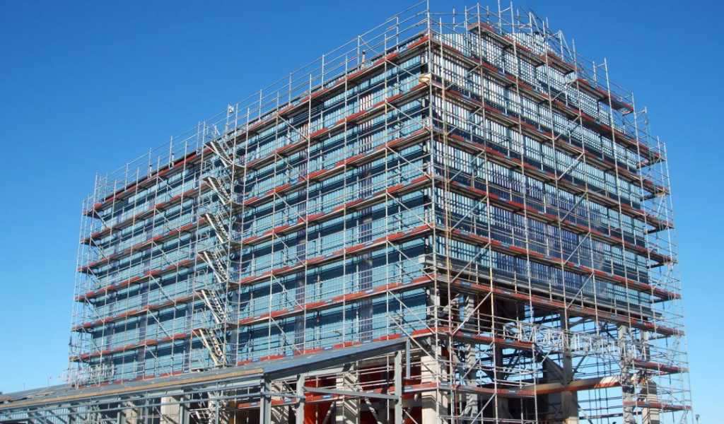 Sistema Allround de Layher: Soluciones modulares de alto desempeño para la industria actual