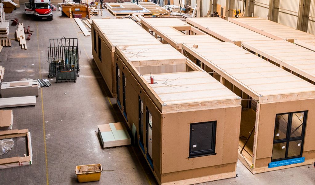 Reducción de tiempos de obra mediante sistemas industrializados: eficiencia que transforma la construcción