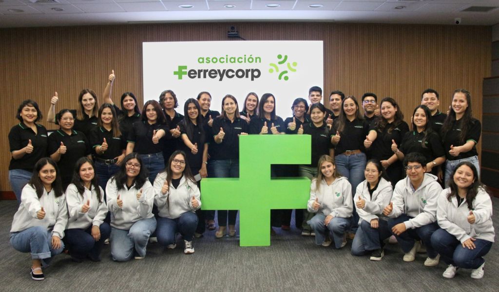 Asociación Ferreycorp impulsa formación de jóvenes con activa presencia en CADE Universitario