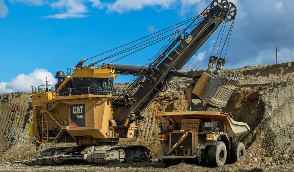Minera Las Bambas otorga a Ferreyros y Caterpillar licitación de gran flota de máquinas gigantes