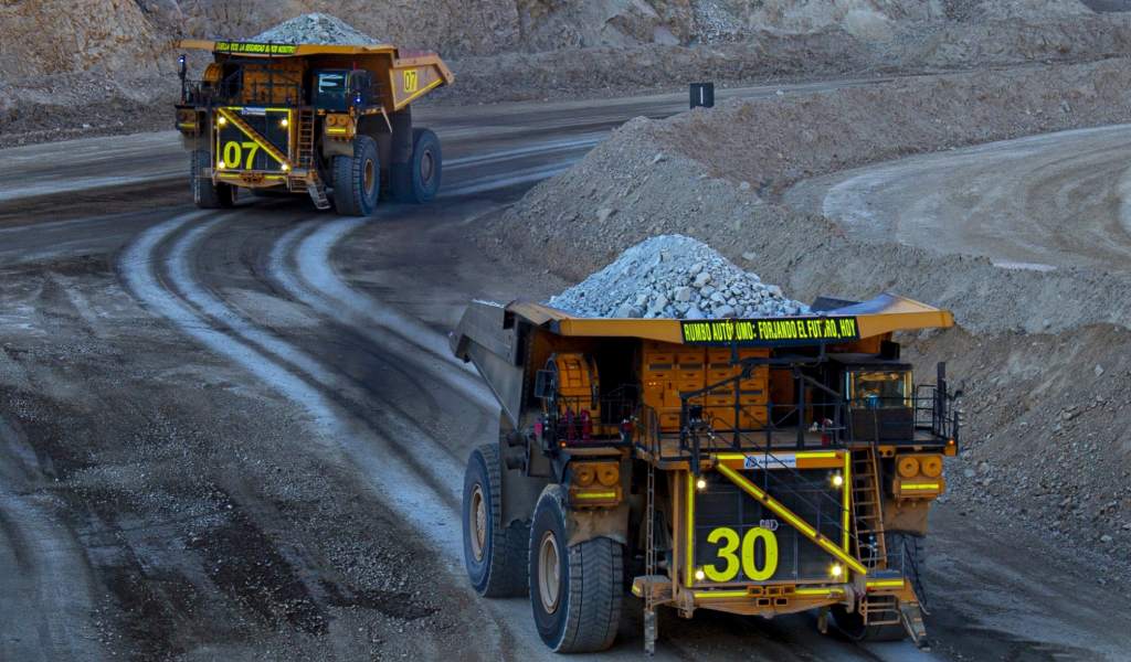 Caterpillar reconoce a Quellaveco por acarrear 500 millones de toneladas de forma autónoma