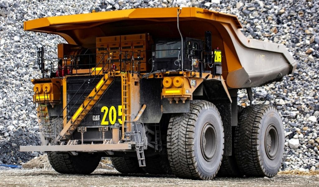 Antamina elige a Caterpillar y Ferreyros para expansión de flota de camiones ultraclass de 400 toneladas