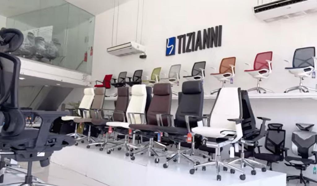 Showroom de Sillas ergonómicas y escritorios de oficina - Tizianni