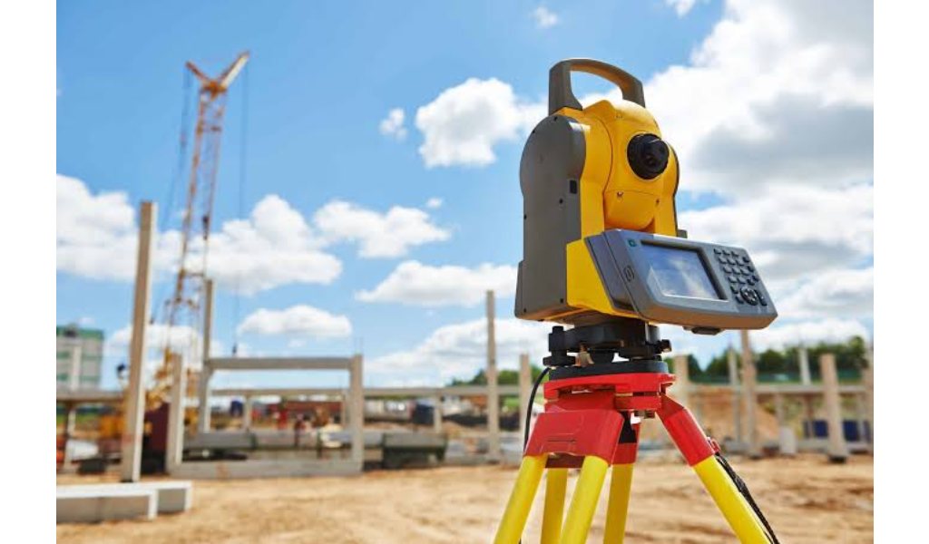 QSI  PERÚ - ¿Sabes realmente la diferencia entre un Receptor GNSS y Estación Total?