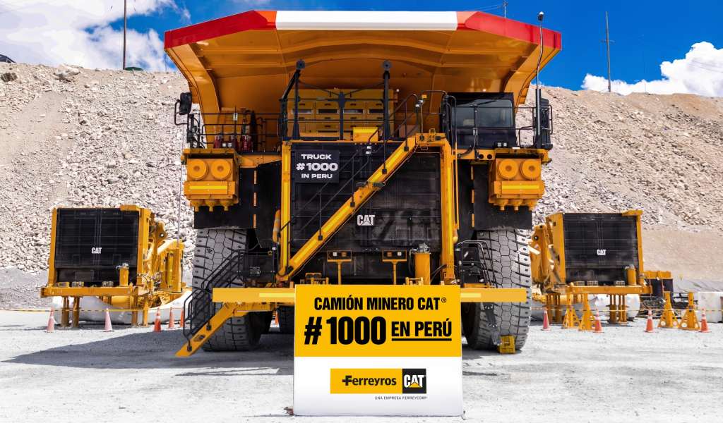 Conoce como se desarrolló la entrega del Camión minero Caterpillar #1000 en Perú