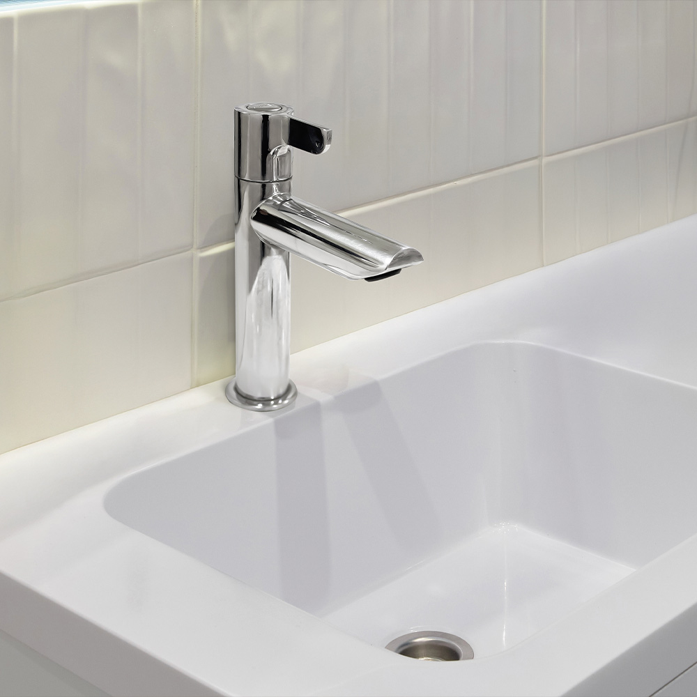Llave de lavatorio mediana al mueble Brikkel Wave